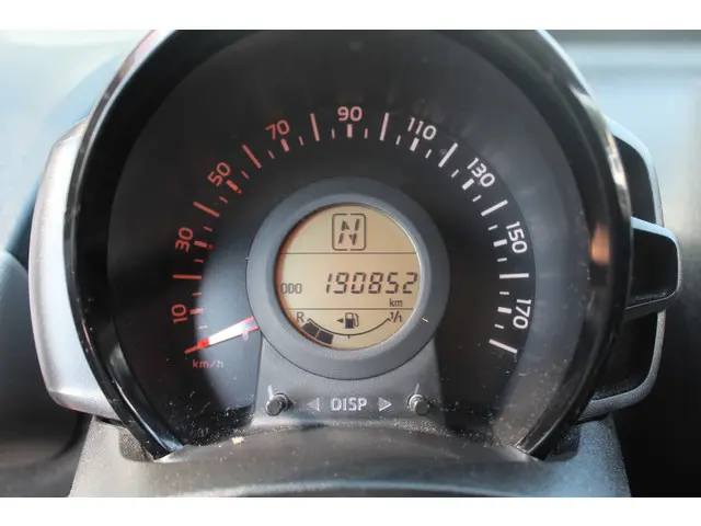 Peugeot 108 1.0 e-VTi Active//GEARBOX BROKEN!! 2018 Benzine 8