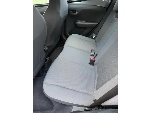 Toyota Aygo 1.0 VVT-i x-play 2022 Benzine 6