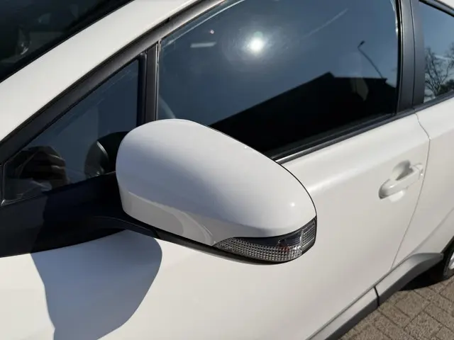 Toyota C-HR 1.2 Turbo 116 PK Comfort 2019 Benzine 23