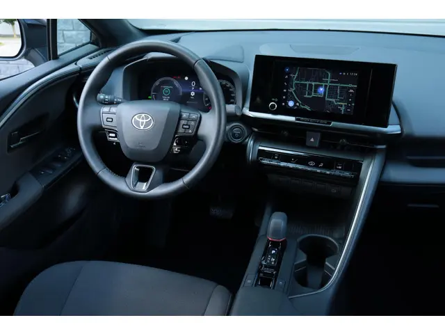 Toyota C-HR 1.8 Hybrid 140 Dynamic, 2024 Hybride Benzine 17