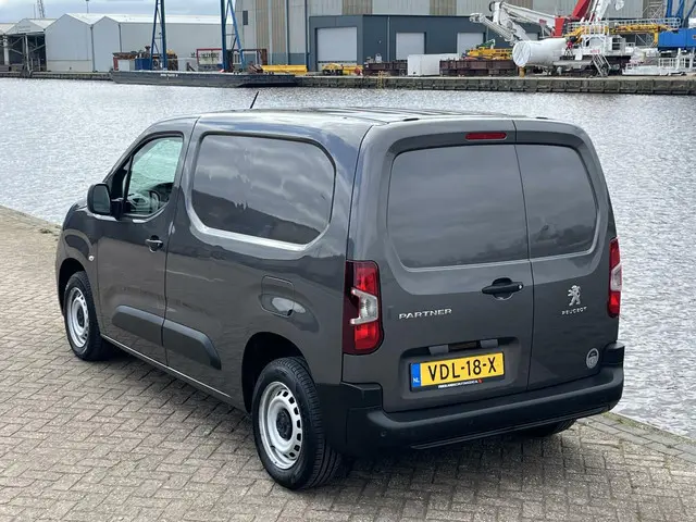 Peugeot Partner bestel 1.5 BlueHDI Asphalt 2019 Diesel 14
