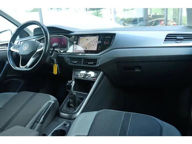 Volkswagen Polo 1.0 TSI STYLE 2022 Benzine 12