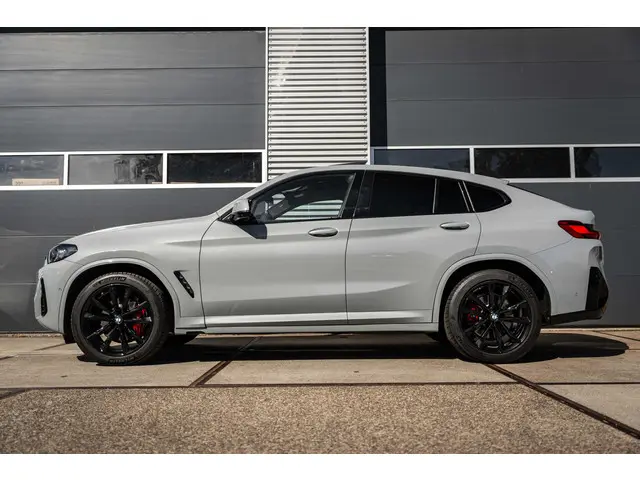 BMW X4 xDrive20i High Executive 2022 Benzine 2