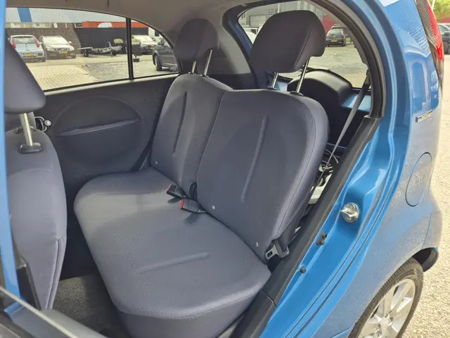 Peugeot iOn Active 2013 Elektrisch 10