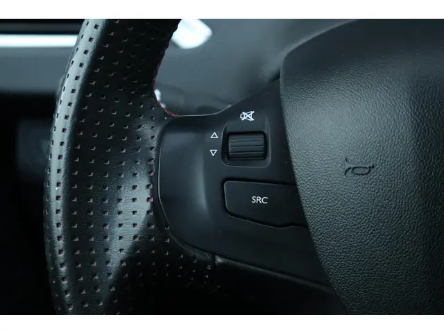 Peugeot 2008 1.2 PureTech GT-line 2018 Benzine 28