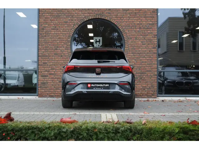 CUPRA Born Performance Limited 82 kWh 2024 Elektrisch 24