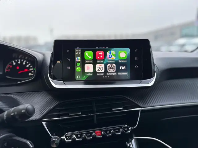 Peugeot 208 1.2 PureTech Active 2022 Benzine 19