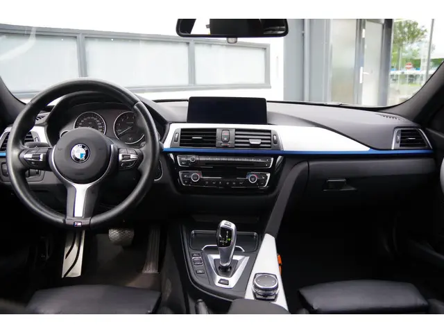 BMW 3 Serie 330e M-sport LEDER/NAVI 2016 Hybride Benzine 18