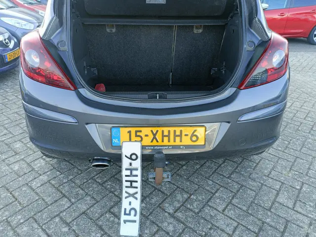 Opel Corsa 1.4-16V CRUS CONT/NAP/NAVI/TREKHAK 2012 Benzine 18