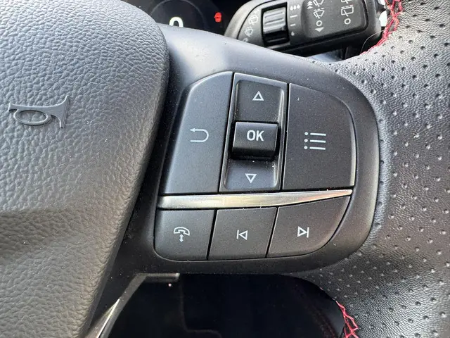 Ford Kuga 2.5 PHEV ST-Line X 2025 Hybride Benzine 16