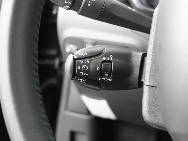 Citroën C3 1.2 PureTech Shine 2018 Benzine 17