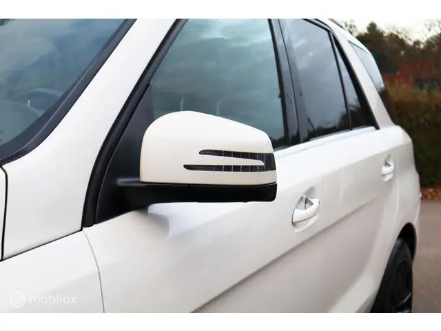 Mercedes-Benz M-Klasse 500 2013 Benzine 33