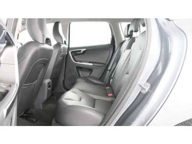 Volvo XC60 2.0 T5 FWD Nordic+ 2016 Benzine 34