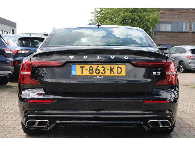 Volvo S60 2.0 B3 R-Design 2021 Benzine 7