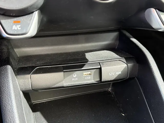 Kia Stonic 1.0 T-GDi DynamicLine 2020 Benzine 37