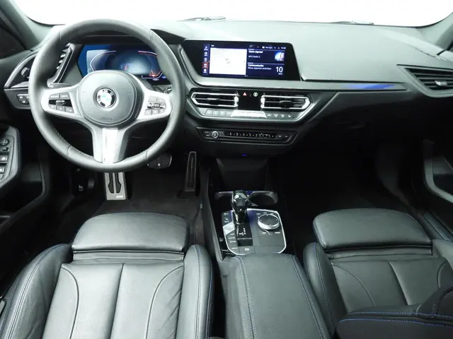 BMW 1 Serie 5-deurs 118i 2020 Benzine 10