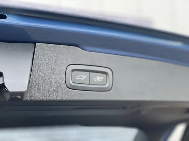 Volvo V60 2.0 T5 R-Design 2019 Benzine 35