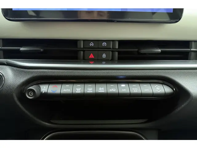 Fiat 600e La Prima 54 kWh 2025 Elektrisch 30