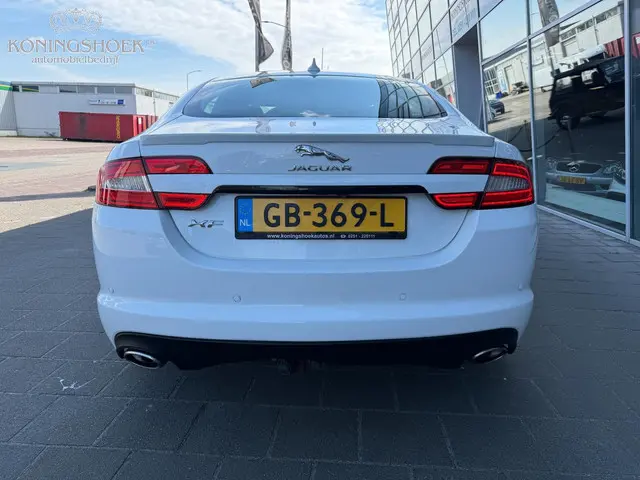 Jaguar XF 2.2D R Sport 2015 Diesel 5