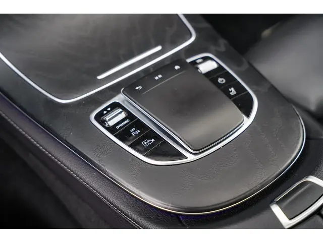 Mercedes-Benz E-Klasse E300 de 2022 Hybride Diesel 16