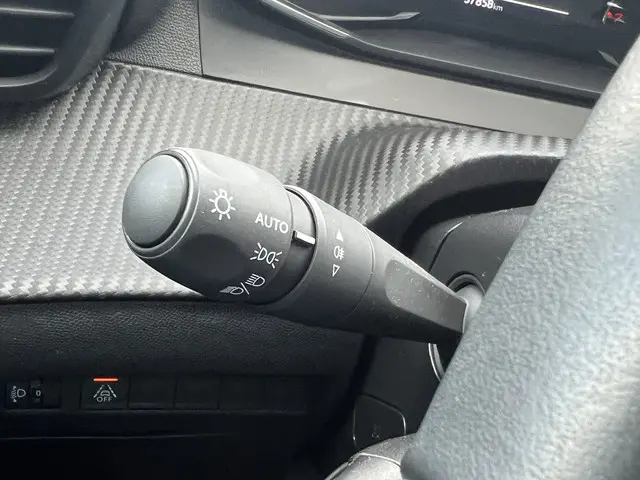 Peugeot 2008 1.2 Turbo 100 pk Allure 2022 Benzine 30