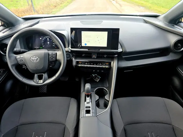 Toyota C-HR 1.8 Hybrid 140 Dynamic 2025 Hybride Benzine 16