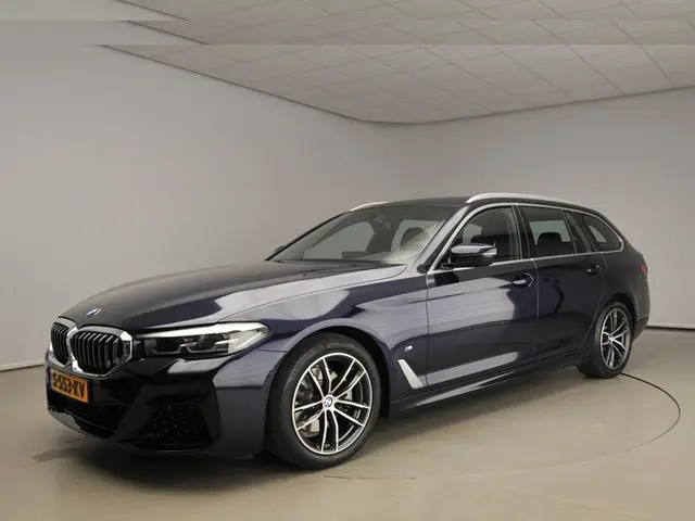 BMW 5 Serie Touring 520i 2023 Benzine 48