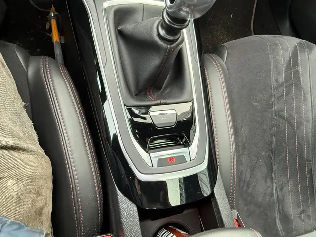 Peugeot 308 1.2 PureTech GT-line 2016 Benzine 19