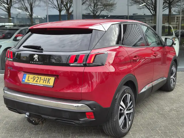 Peugeot 3008 1.2 PureTech Allure 2018 Benzine 11