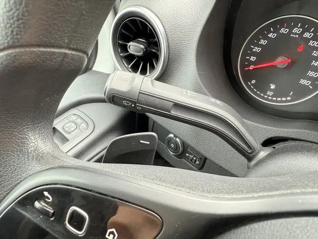 Mercedes-Benz Sprinter 319 1.9 CDI 2023 Diesel 24
