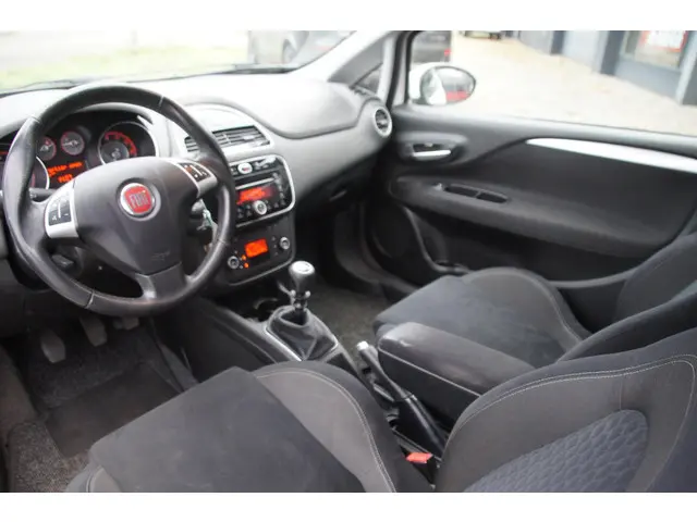 Fiat Punto Evo 1.2 Lounge 2015 Benzine 10
