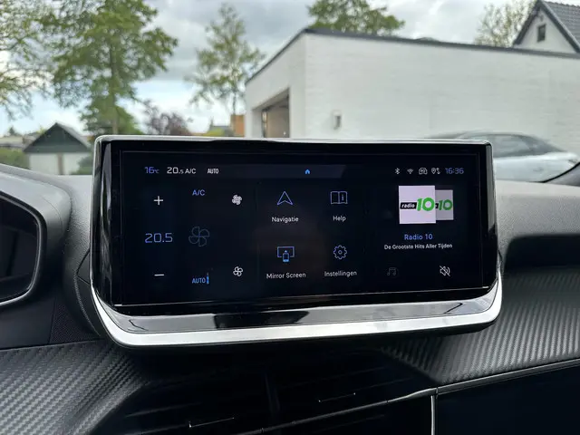 Peugeot 2008 1.2 Turbo 100 PK Allure 2023 Benzine 40