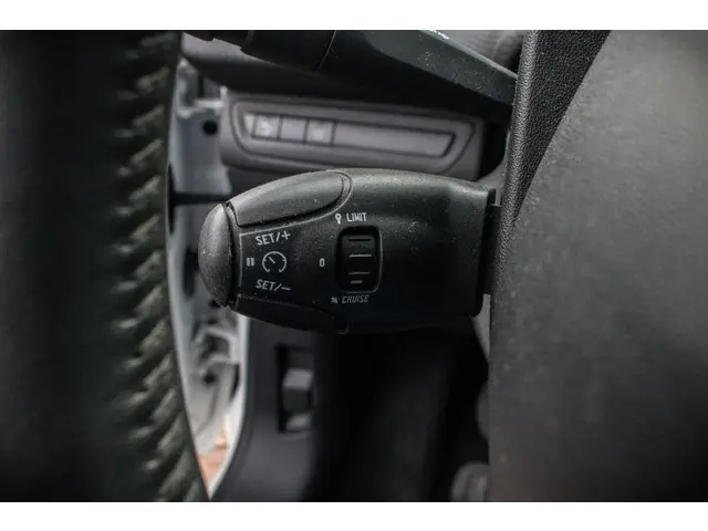 Peugeot 208 1.2 PureTech Signature 2019 Benzine 11