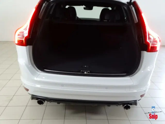 Volvo XC60 2.0 T5 R-Design Automaat. 2017 Benzine 26
