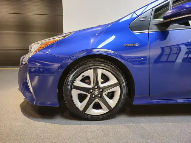 Toyota Prius 1.8 Dynamic 2018 Hybride Benzine 9