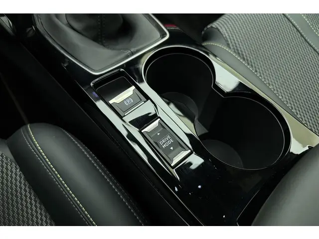 Peugeot 208 1.2 PureTech 100 GT 2024 Benzine 33