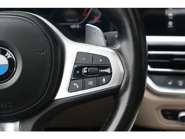 BMW 3 Serie 330i M-Sport 2021 Benzine 21