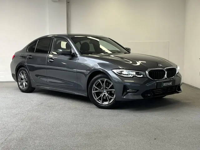 BMW 3 Serie 320i High Executive 2021 Benzine 10