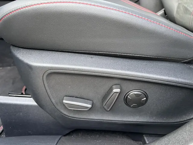 Ford Kuga 2.5 PHEV ST-Line X 2025 Hybride Benzine 15