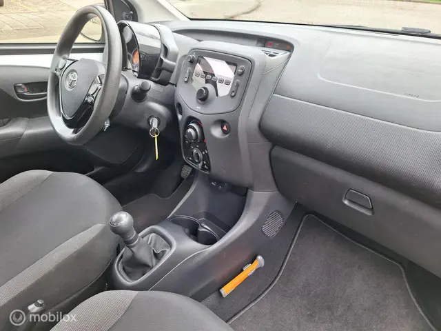 Toyota Aygo 1.0 VVT-i x-FUN 2021 Benzine 15