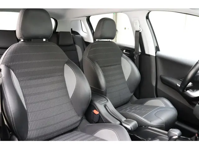 Peugeot 2008 1.2 PureTech Allure 2019 Benzine 7