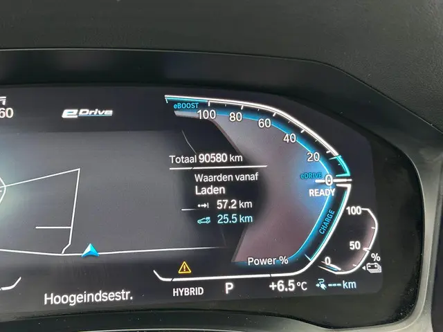 BMW 3 Serie 330e 2020 Hybride Benzine 23