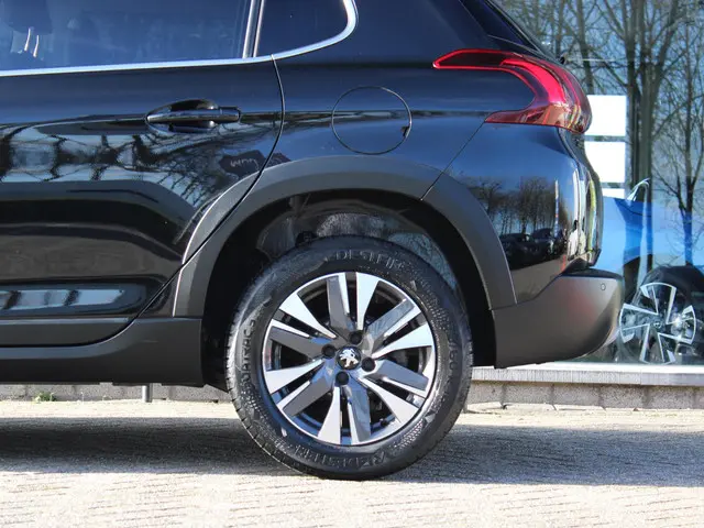 Peugeot 2008 1.2 PureTech Allure 2019 Benzine 11