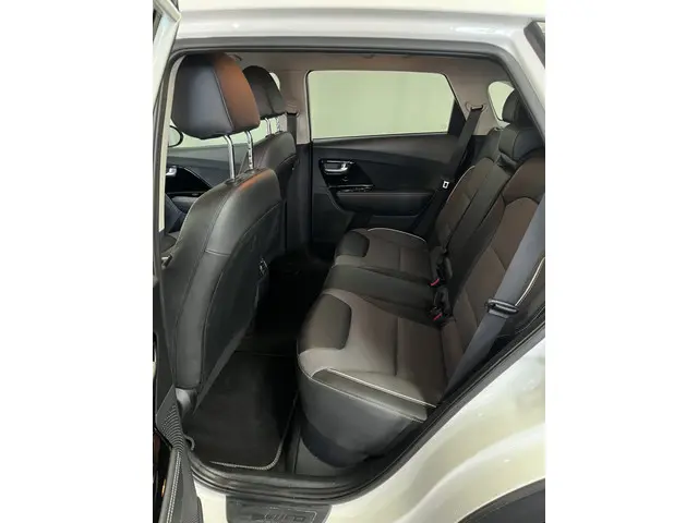 Kia e-Niro DynamicLine 64 kWh 2022 Elektrisch 6