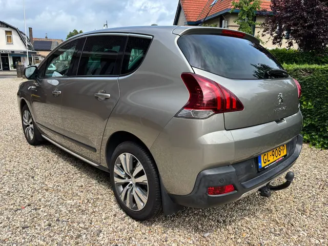 Peugeot 3008 1.2 PureTech Style 2015 Benzine 6