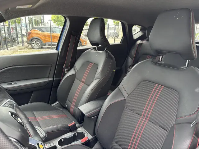 Renault Captur 1.3 mild hybrid 160 R.S. Line 2023 Benzine 7