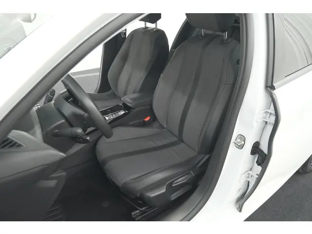 Peugeot 208 PureTech 100 Allure 2022 Benzine 21