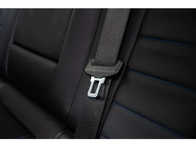 BMW 3 Serie Touring 330e 2025 Hybride Benzine 37