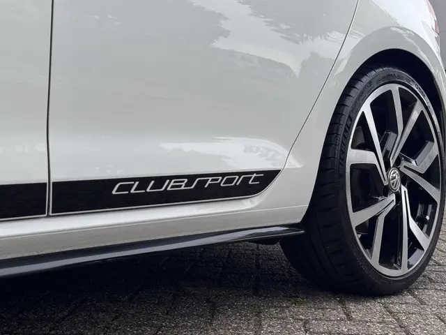 Volkswagen Golf 2.0 TSI GTI Clubsport 2016 Benzine 12