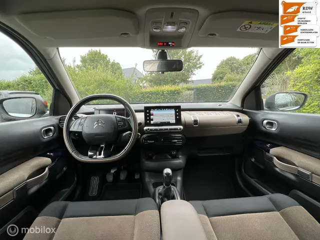 Citroën C4 Cactus 1.2 PureTech Shine 2015 Benzine 14